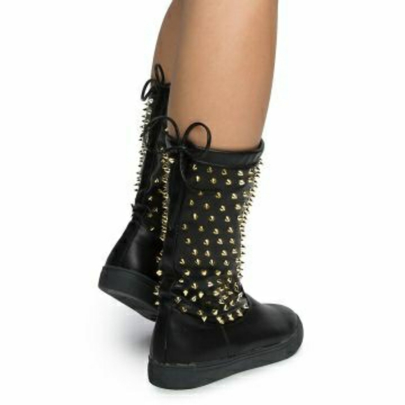 NEW Liliana Silver Studded Boots - Picture 3 of 7